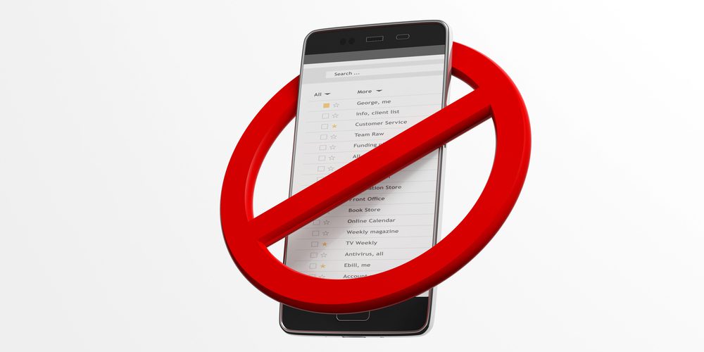 Telefoon en laptop zijn verboden als advocaat gedetineerde bezoekt - Mr. Online