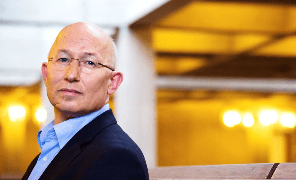 OM-baas glashelder over kwaliteit ICT: ‘Het is bij ons echt brak’ - Mr. Online