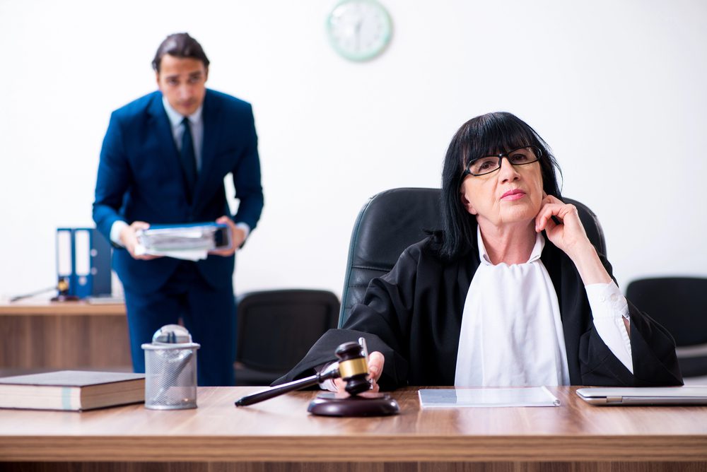 AB RvS heeft te weinig rechters en in verhouding te veel gerechtsjuristen - Mr. Online