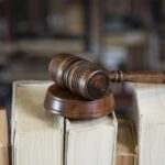 Voorwaardelijke schorsing en berisping voor echtpaar Knoops: ‘Wereldvreemd’ - Mr. Online