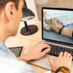 Slachtoffers van sextortion zoeken niet vaak hulp, en krijgen die ook weinig - Mr. Online