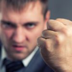 Vier op de tien familierechtadvocaten bedreigd in zaken over partnergeweld - Mr. Online