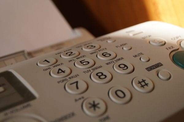 Juristen reageren vooral cynisch op einde gebruik fax door rechtspraak - Mr. online