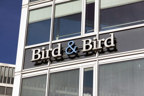 Op Nederlandse markt steeds meer internationale advocatenkantoren - Mr. Online