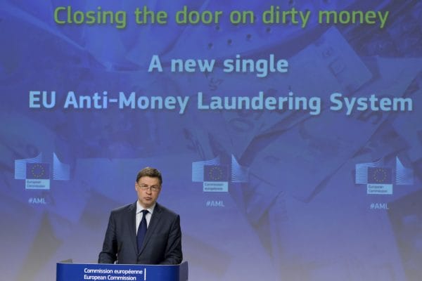 EU-beleid tegen witwassen kan voor advocaten hogere kosten meebrengen - Mr. online