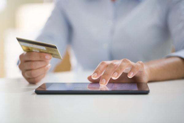 Goed verdienende advocaat gaat hogere bijdrage betalen aan NOvA - Mr. Online