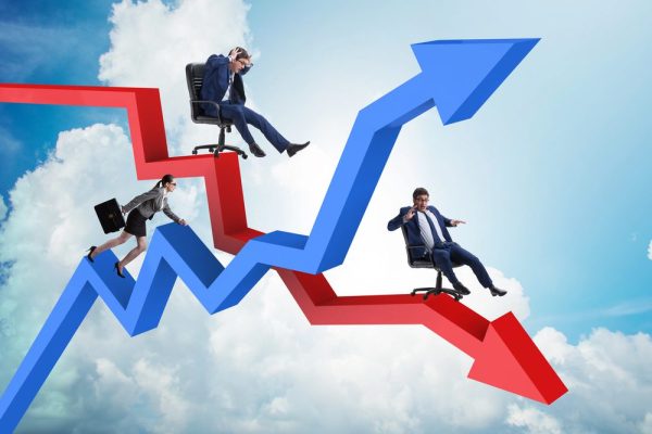 Afname notarissen en notariskantoren zet gestaag door, wel groei bij ‘kano’s’ - Mr. Online