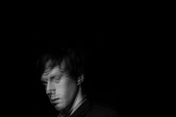 200629_man-in-black-shirt-932231