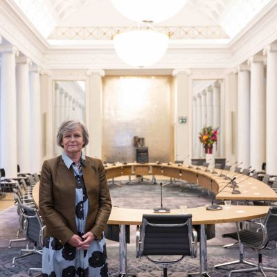 Nanda Scholten-Hinloopen over haar lange carrière bij de Raad van State - Mr. Online