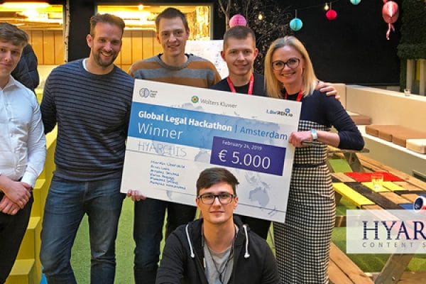 Het winnende team van Hyarchis