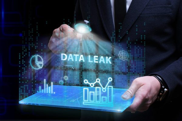 Juristen duiken op massaclaims en strafrechtelijk onderzoek naar datalek - Mr. Online