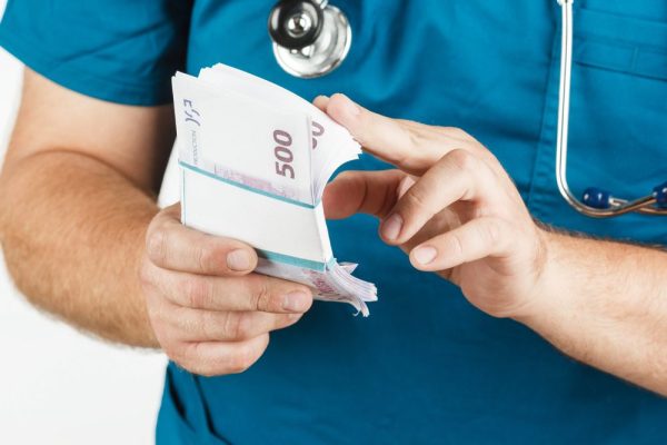 Openbaar Ministerie kan zorgfraude niet meer aan, ‘te weinig capaciteit’ - Mr. online