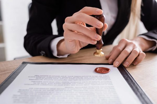 Groei aantal aktes zet door, notarissen erg druk met vastgoed en familierecht - Mr. Online