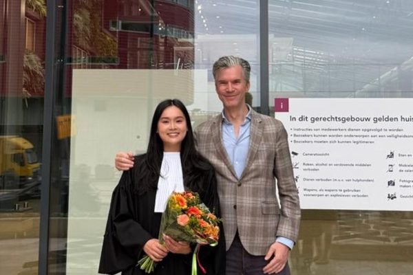 Jennifer Liu en haar patroon Sjoerd Warringa