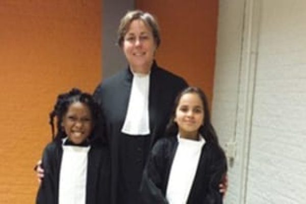 Beeld-bij-Advocaat-voor-de-klas