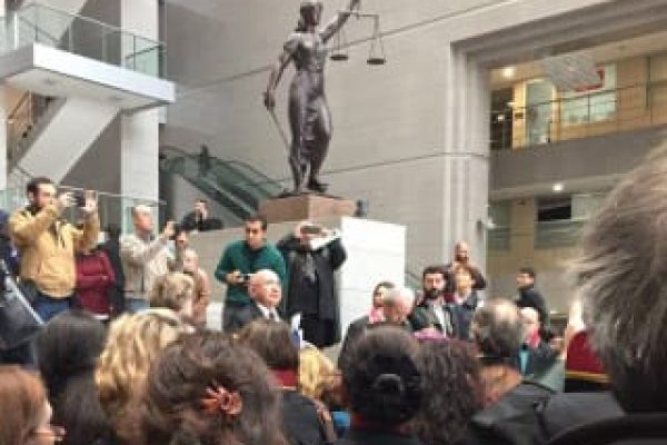 beeld-bij-turks-proces-6x4