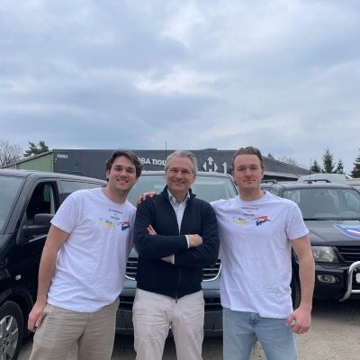 Thomas, Olav en Jasper Andriesse voor een aantal van de om te bouwen voertuigen.