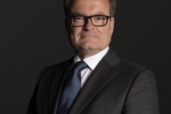 Dekker-Cees-Simmons-Main