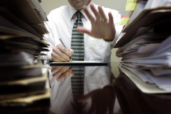 ‘Woo-rechter’ op non-actief gesteld: ‘Volstrekt disproportioneel gehandeld’ - Mr. Online