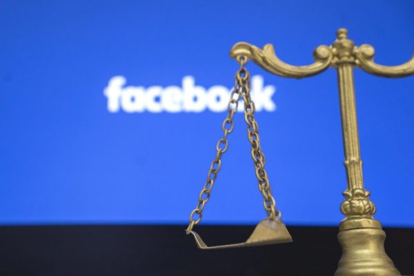 Advocaat trekt op Facebook van leer tegen wederpartij, ontvangt berisping - Mr. Online