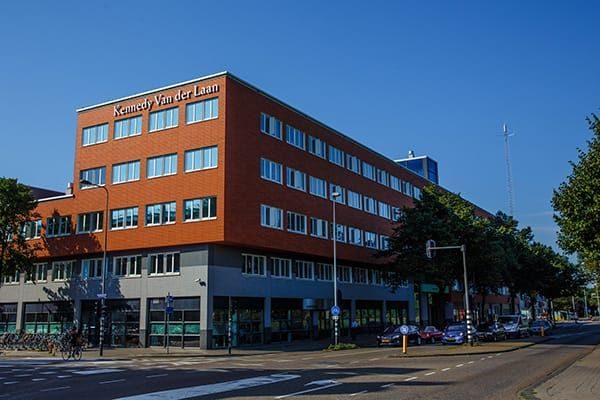 Het pand van Kennedy van der Laan in Amsterdam (Foto: Kennedy van der Laan)