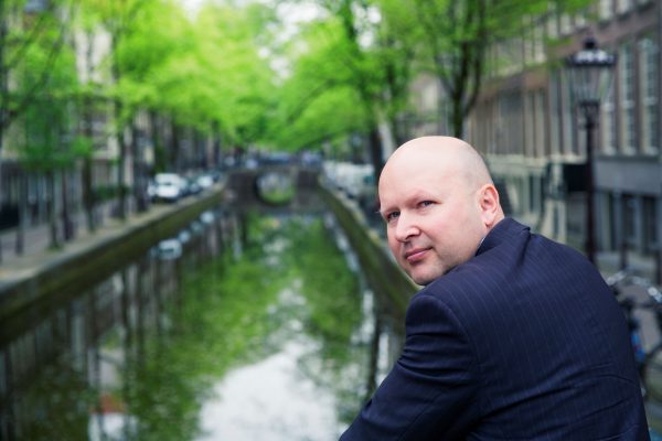 Hoogleraar internationaal strafrecht Göran Sluiter (55) overleden - Mr. Online