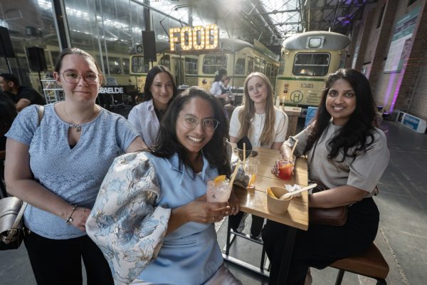 Daniëlle Hop (Westerhuis Notarissen), Avalon Hagens (Van Rooij Wassink Notarissen), Farsana Joemman (Kroes & Partners Notarissen), Meike Posthumus (Q.G.M) en Roshni Chaita (Matzinger Eversdijk Notarissen)