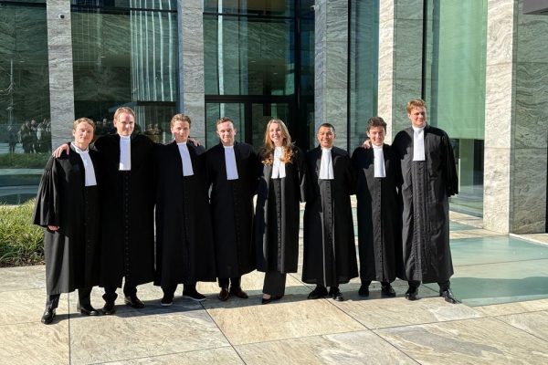 Newly sworn-in colleagues_260302