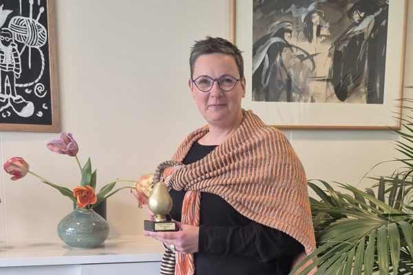 Petra van Kampen met de Gouden Peer