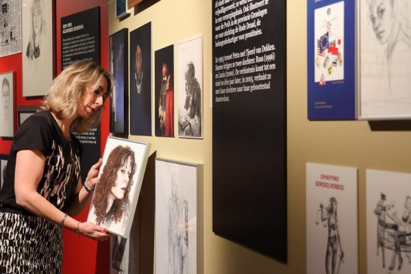 Uniek: rechtbanktekeningen voor het eerst onderwerp van tentoonstelling - Mr. Online