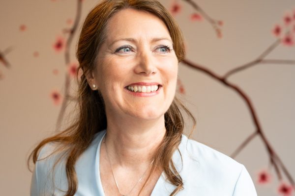 Sandra Viveen over een dag meelopen met de notaris - Mr. Online