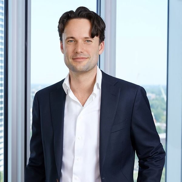 Stevens-Fabian-sit-desktop-small