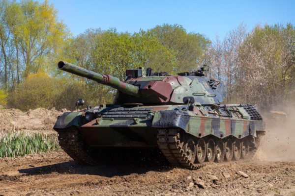Juristen militair recht hebben hun handen  vol aan oorlog en herbewapening - Mr. Online