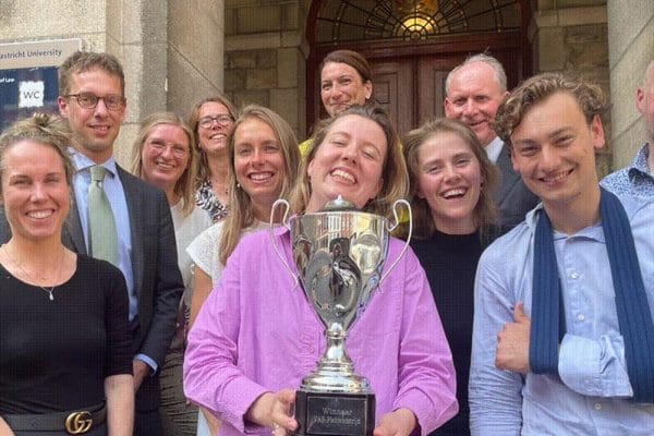 Team Universiteit Leiden wint VAR pleitwedstrijden 2022 - Mr. Online