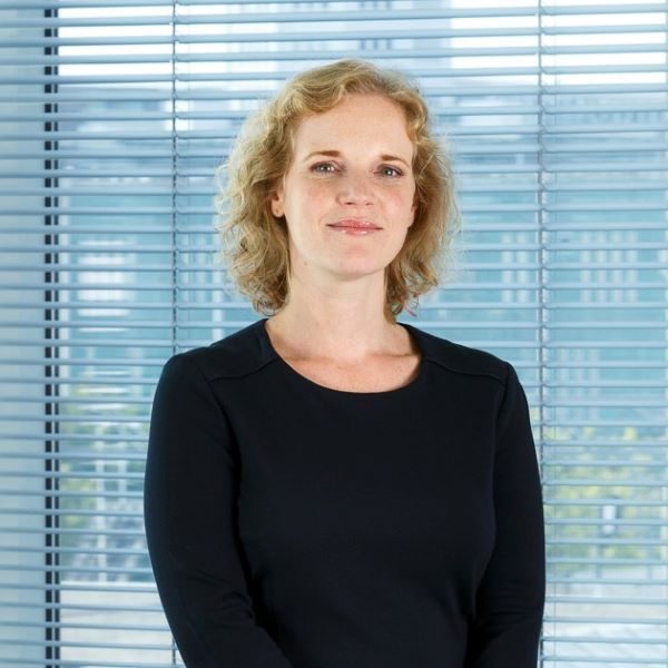 Van-der-Klundert-Ilona-sit-desktop-small (002)