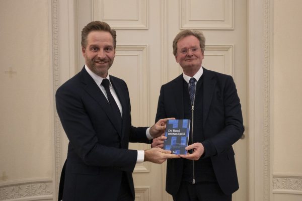 Hugo de Jonge en Bart Jan van Ettekoven (foto: Raad van State/Hans Kouwenhoven)