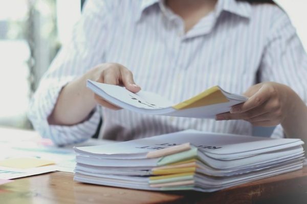 Kabinet wacht evaluatie Woo niet af en bereidt inperking recht op informatie voor - Mr. Online