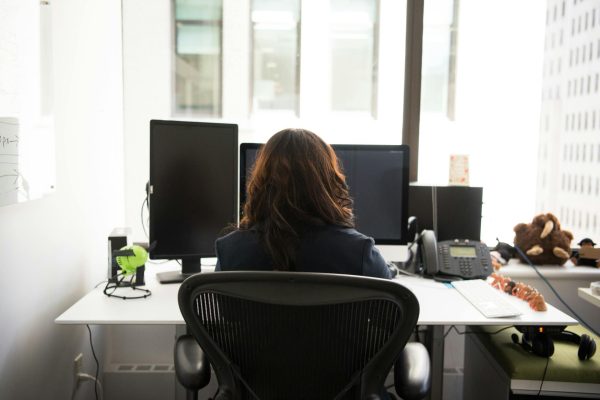 pexels-divinetechygirl-1181526